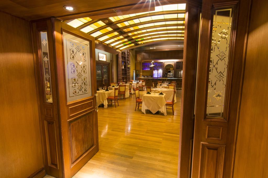 Hotel Casino Magic Неукен Екстер'єр фото