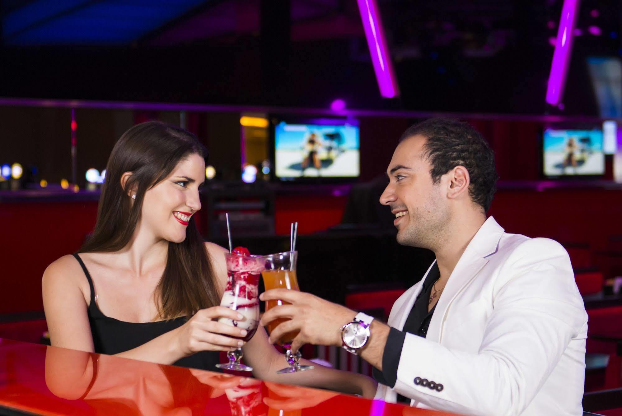 Hotel Casino Magic Неукен Екстер'єр фото